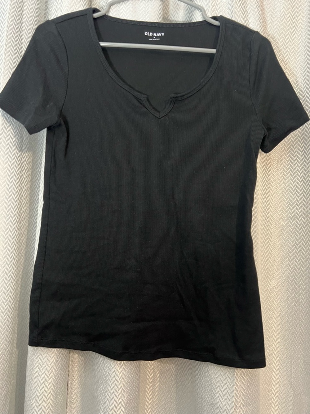 Old Navy Women's Deep Black Short Sleeve Notch Tee Size: M